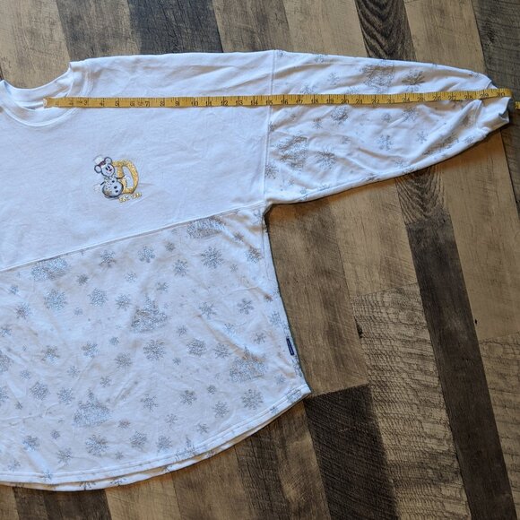 Disneyland Spirit Jersey Christmas Castle Snowflake Sweatshirt - Picture 6 of 7